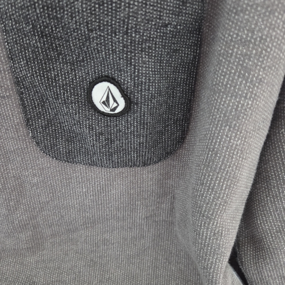 Volcom Gray Long Sleeve Crewneck Sweater Mens Size Medium - Picture 5 of 10